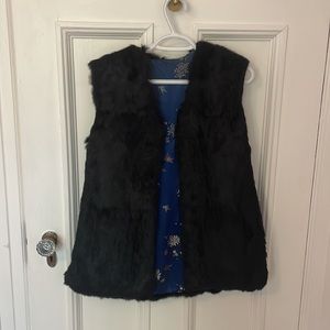 Real fur black vest with brocade